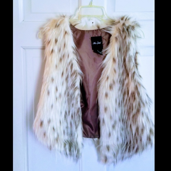 Me Jane Faux Fur Vest - Picture 3 of 4